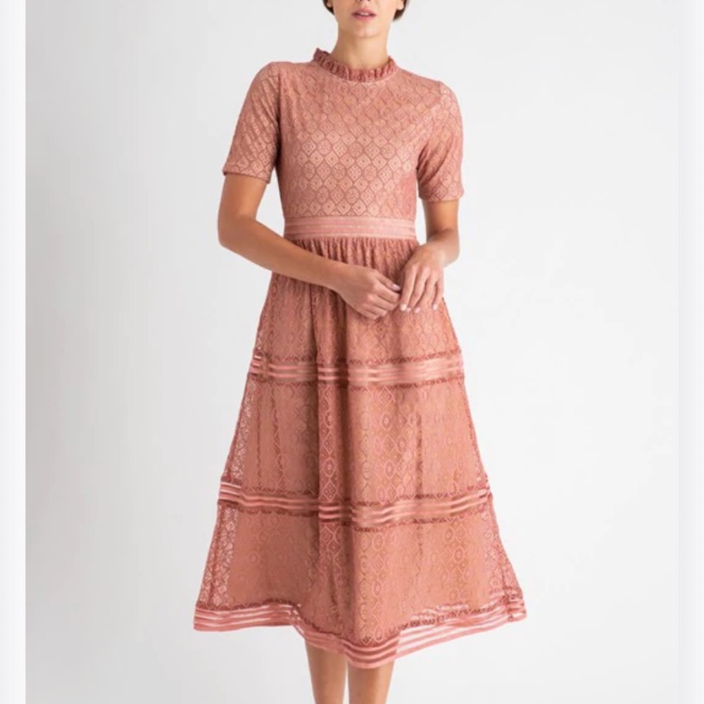 ✨LAST CHANCE✨NWT Roolee Romantic Lace Dress